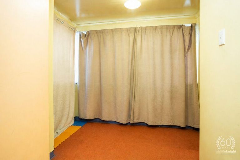 Photo of property in 291 Riccarton Road, Upper Riccarton, Christchurch, 8041