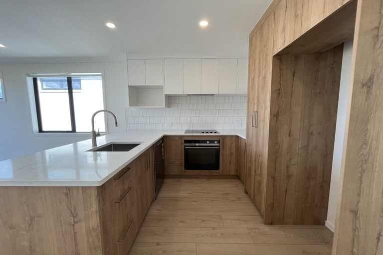 Photo of property in 7/23 Makomako Drive, Orewa, 0931