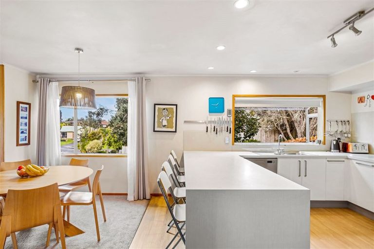 Photo of property in 20 Sailfish Drive, West Harbour, Auckland, 0618