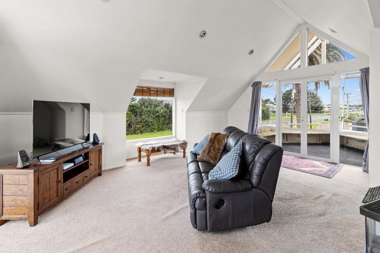 Photo of property in 88 Domett Street, Opunake, 4616