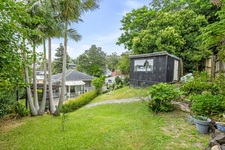 Photo of property in 2/43 Seaton Road, Murrays Bay, Auckland, 0630