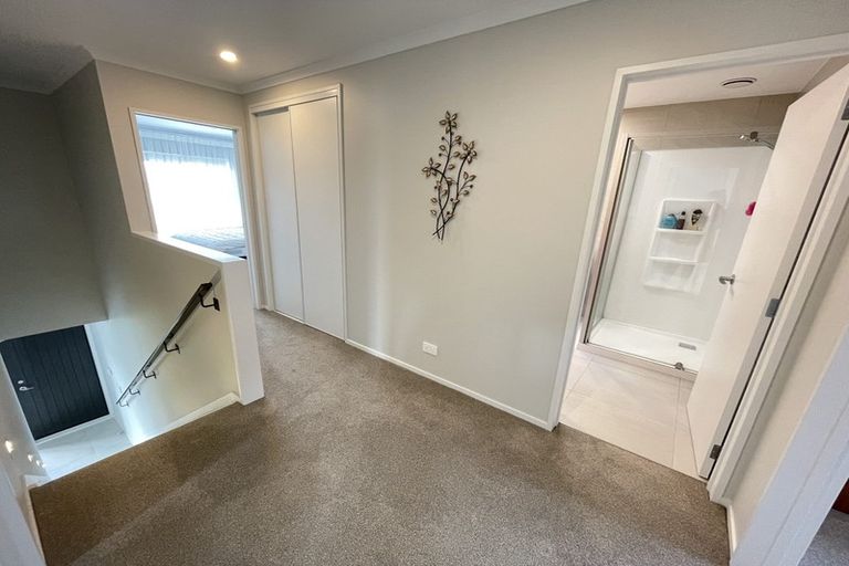 Photo of property in 19 Richard Petterd Way, Swanson, Auckland, 0614
