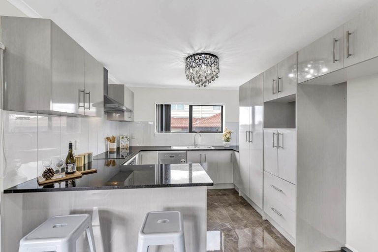 Photo of property in 12 Ranfurly Road, Papatoetoe, Auckland, 2104