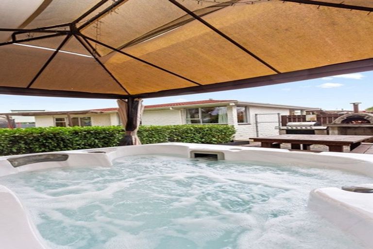 Photo of property in 6 Rowse Street, Rangiora, 7400