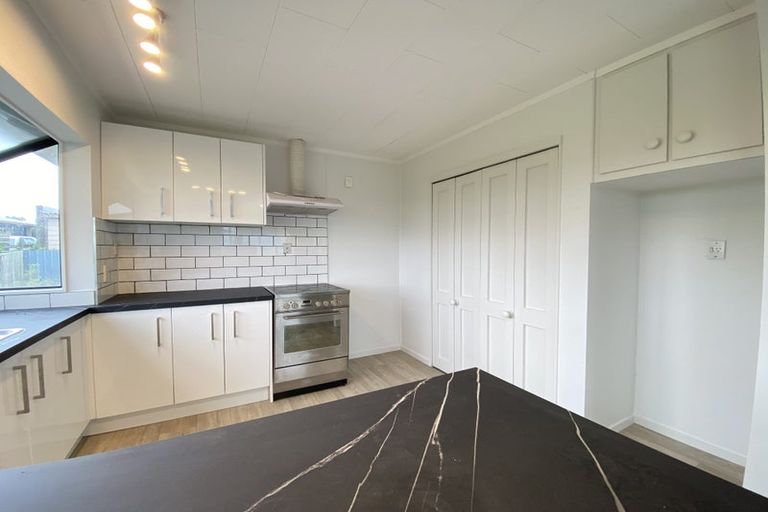 Photo of property in 212 Cambridge Road, Bethlehem, Tauranga, 3110