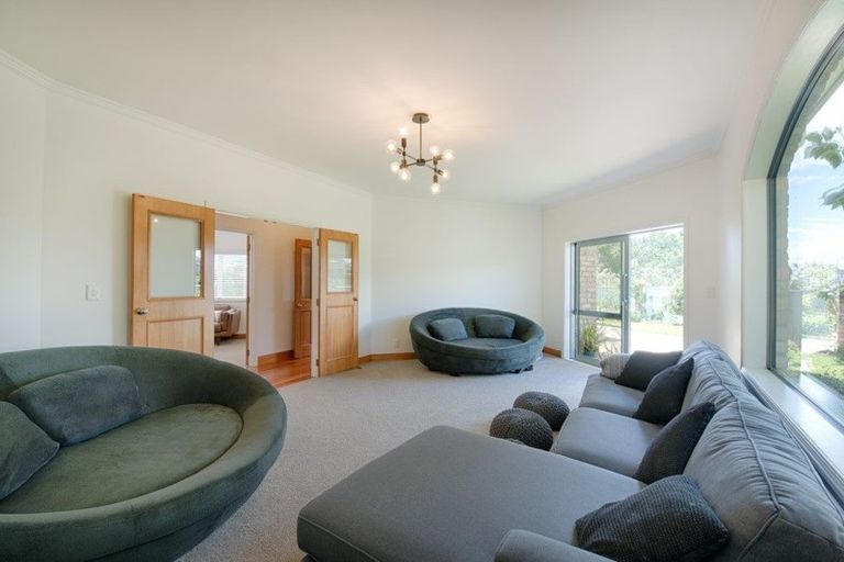 Photo of property in 16 Commodore Parry Road, Castor Bay, Auckland, 0620