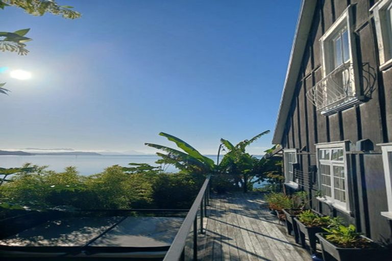 Photo of property in 102 Beach Road, Onerahi, Whangarei, 0110