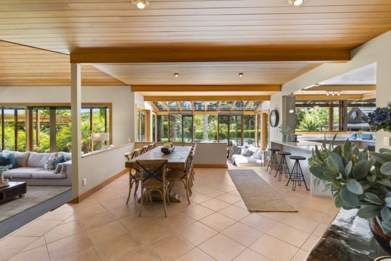 Photo of property in 338 Old North Road, Kumeu, 0892