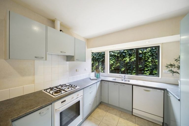 Photo of property in 22 Limerick Place, Dannemora, Auckland, 2016
