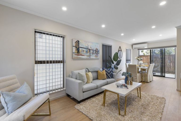 Photo of property in 89c Cascades Road, Pakuranga Heights, Auckland, 2010