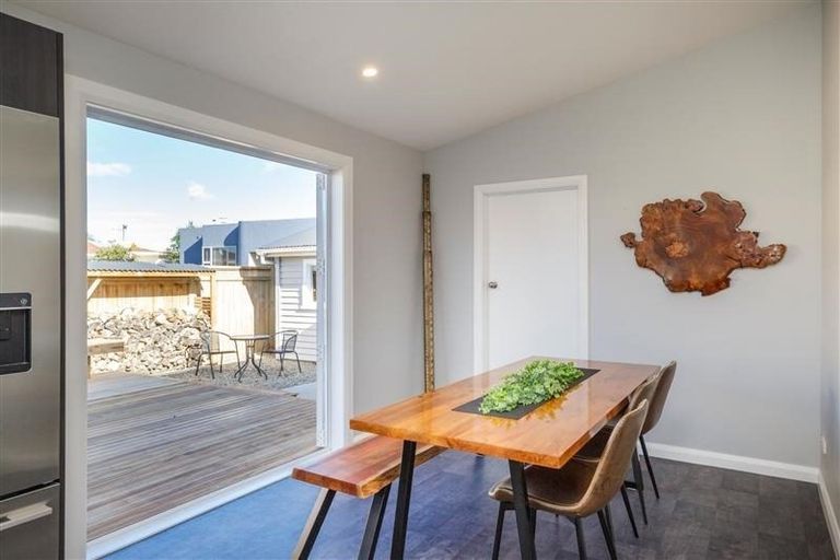 Photo of property in 102 Ferguson Street, West End, Palmerston North, 4412