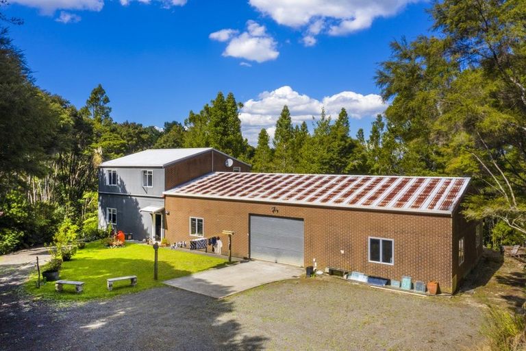 Photo of property in 131 Upper Harbour Drive, Greenhithe, Auckland, 0632