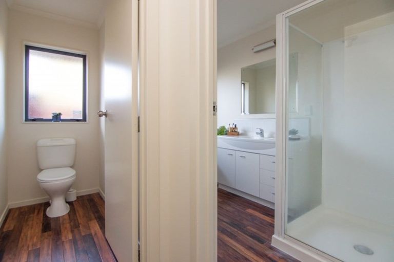 Photo of property in 8 Sorrento Place, Kelvin Grove, Palmerston North, 4414