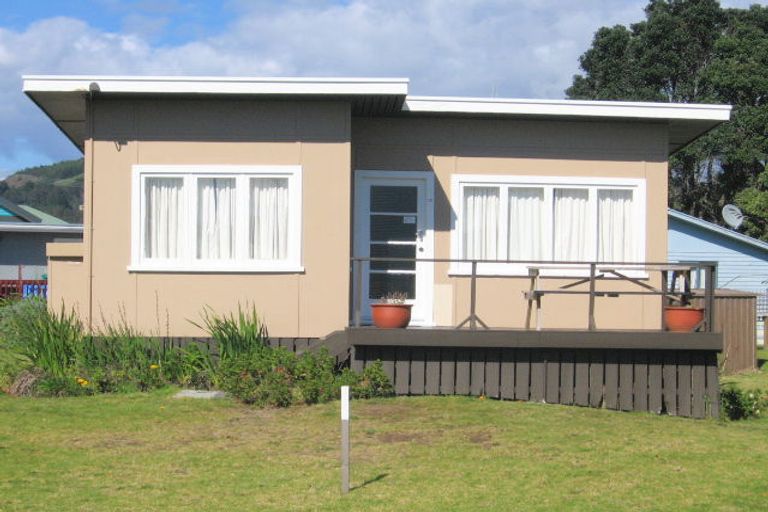 Photo of property in 213 Seaview Road, Whangamata, 3620