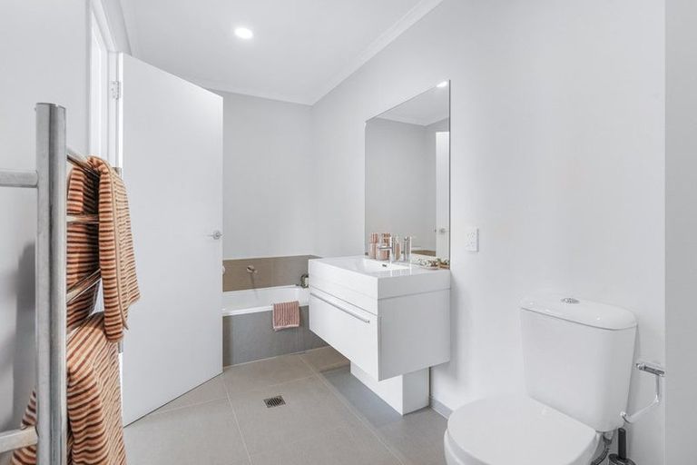 Photo of property in 3/1 Hibiscus Avenue, Hamilton Lake, Hamilton, 3204