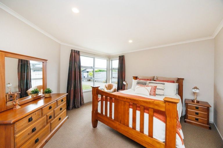 Photo of property in 46 Rosalie Terrace, Kelvin Grove, Palmerston North, 4414
