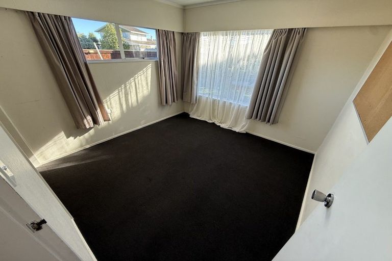 Photo of property in 1 Luxton Place, Rangiora, 7400