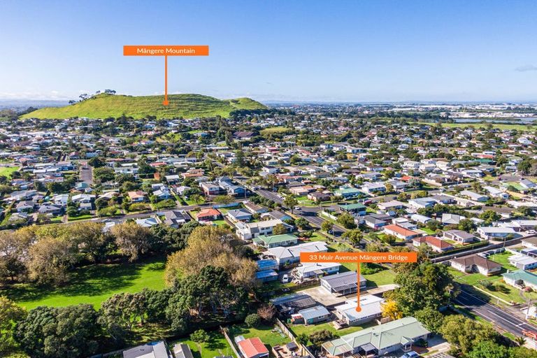 Photo of property in 33 Muir Avenue, Mangere Bridge, Auckland, 2022