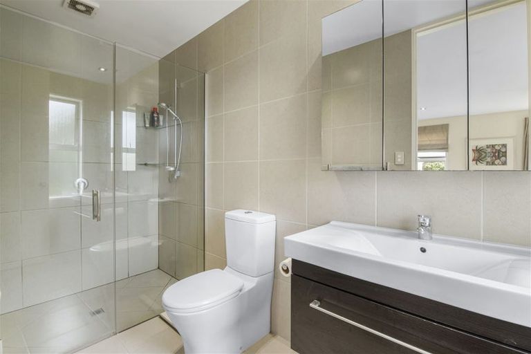 Photo of property in 6 Federer Lane, Bishopdale, Christchurch, 8053