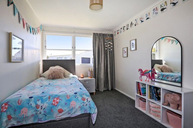 Photo of property in 6 Porritt Place, Tamatea, Napier, 4112