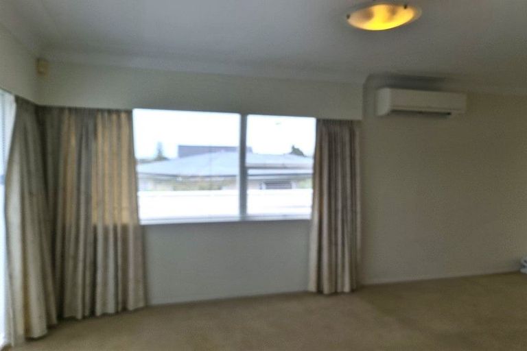 Photo of property in 125 Reeves Road, Pakuranga Heights, Auckland, 2010