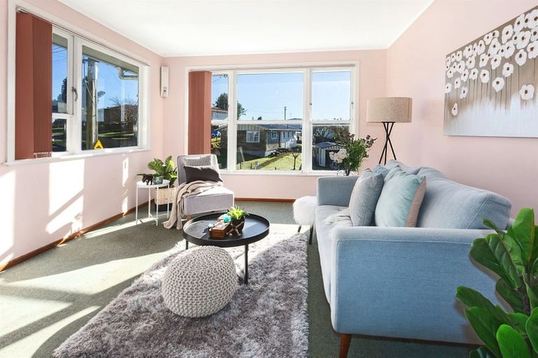 Photo of property in 146 Sievers Grove, Cannons Creek, Porirua, 5024