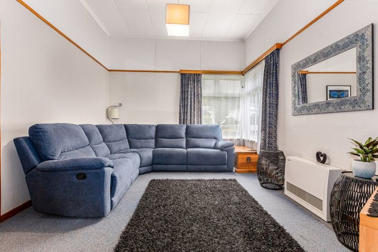 Photo of property in 21 Derwent Street, Island Bay, Wellington, 6023