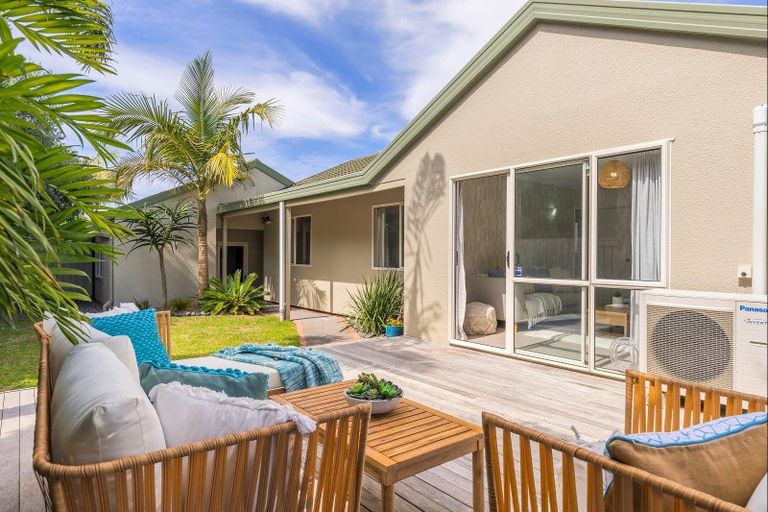 Photo of property in 62 Dalton Drive, Papamoa Beach, Papamoa, 3118