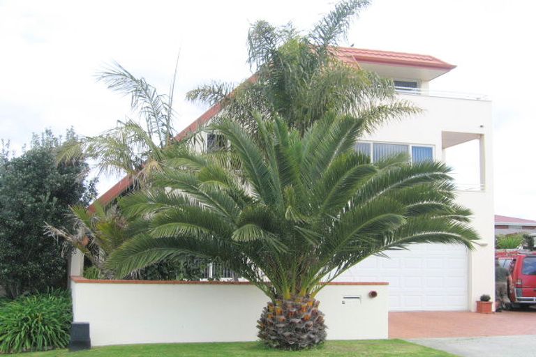 Photo of property in 2 Fairway Avenue, Mount Maunganui, 3116