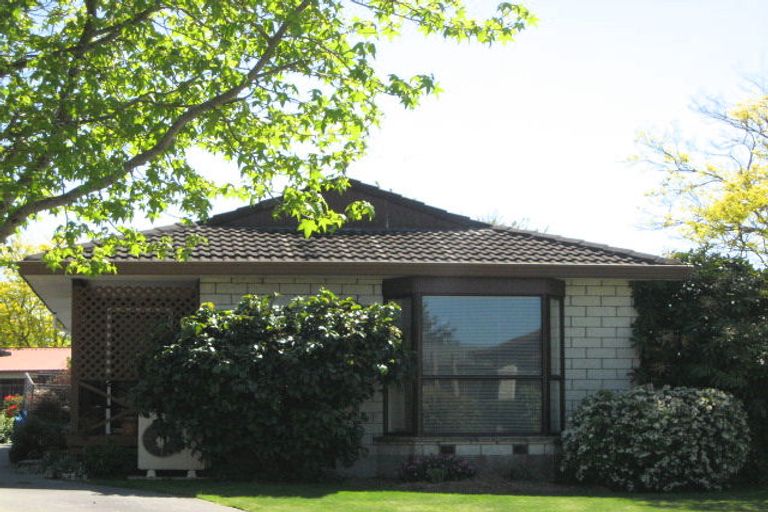 Photo of property in 10 Wakelin Place, Redwood, Christchurch, 8051