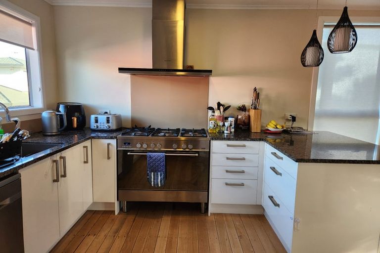 Photo of property in 2/484 East Coast Road, Windsor Park, Auckland, 0630