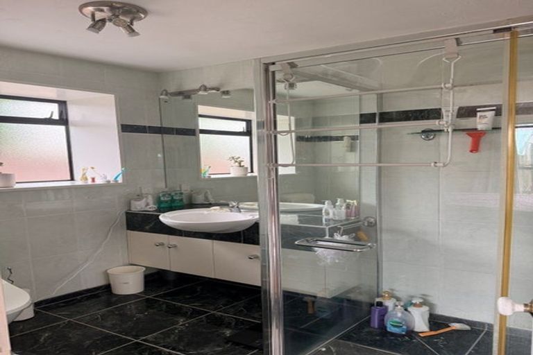 Photo of property in 18 Shaftesbury Street, Avonhead, Christchurch, 8042