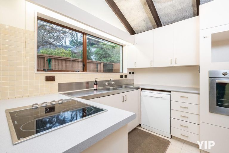 Photo of property in 1 Kim Street, Khandallah, Wellington, 6035