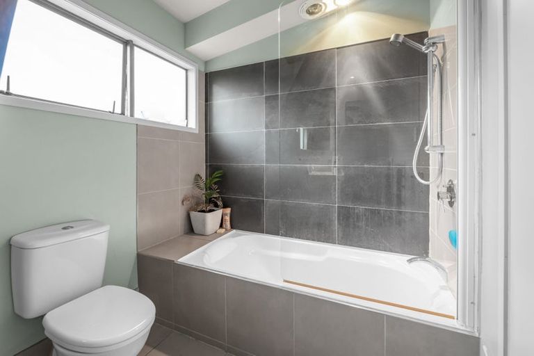 Photo of property in 40 Gledstane Road, Stanmore Bay, Whangaparaoa, 0932