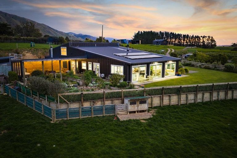 Photo of property in 165 Albert Road, Tokomaru, Palmerston North, 4474