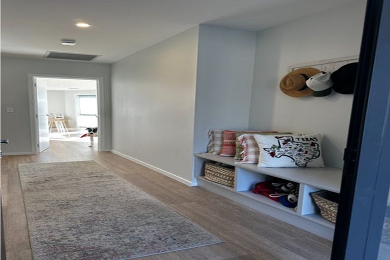 Photo of property in 18 Coopworth Road, Jacks Point, 9371