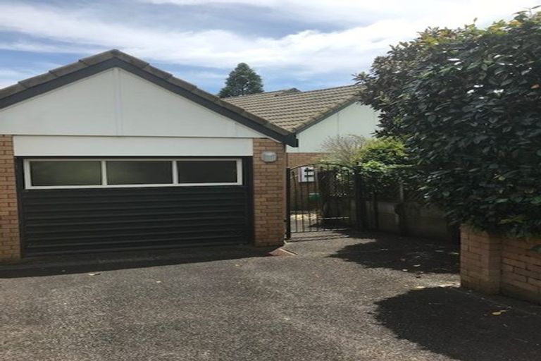 Photo of property in 2/55 Moore Street, Howick, Auckland, 2014