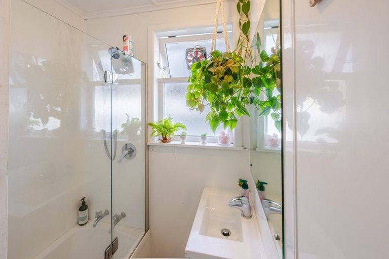 Photo of property in 18 Kelvin Road, Maraenui, Napier, 4110