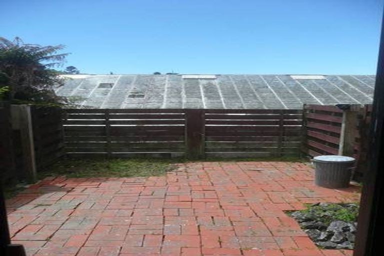 Photo of property in 2/20 Frankmoore Avenue, Johnsonville, Wellington, 6037