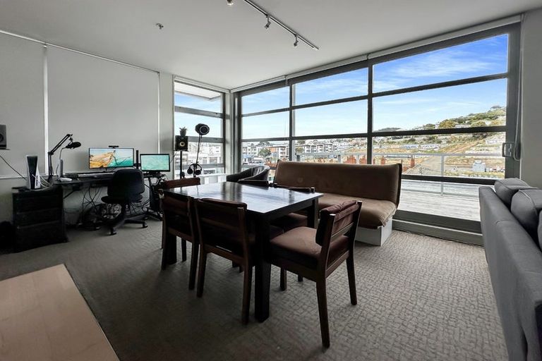 Photo of property in Revolucion Apartments, 306e/28 Torrens Terrace, Mount Cook, Wellington, 6011