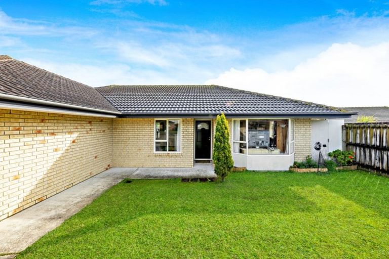 Photo of property in 23 Robin Brooke Drive, Flat Bush, Auckland, 2019