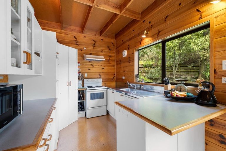 Photo of property in 5 Mackinnon Terrace, Sunshine Bay, Queenstown, 9300