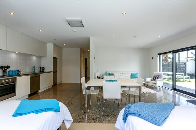 Photo of property in 1152b South Road, Oakura, 4314