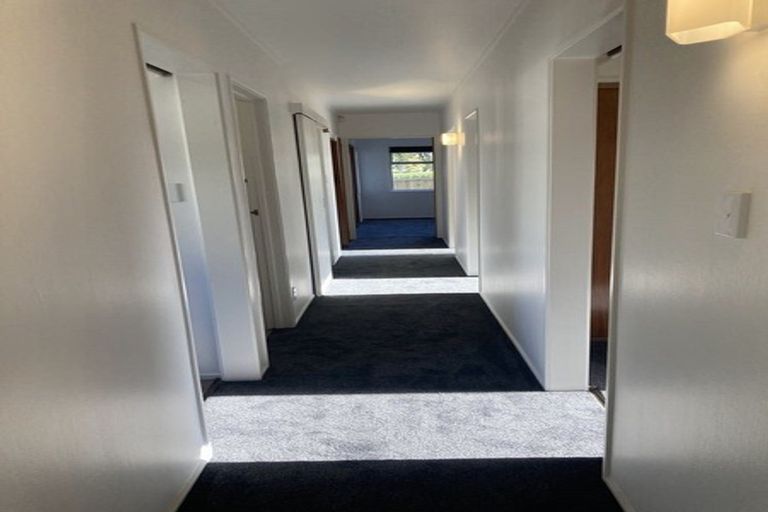 Photo of property in 52 Cascades Road, Pakuranga Heights, Auckland, 2010