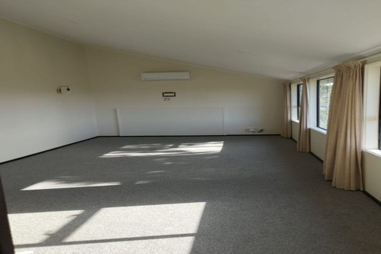 Photo of property in 19 Carluke Street, Paparangi, Wellington, 6037