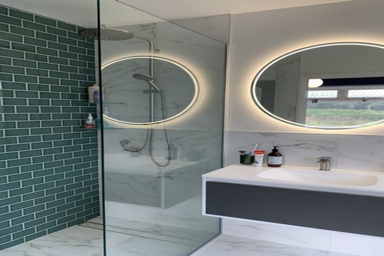 Photo of property in 401 Karori Road, Karori, Wellington, 6012