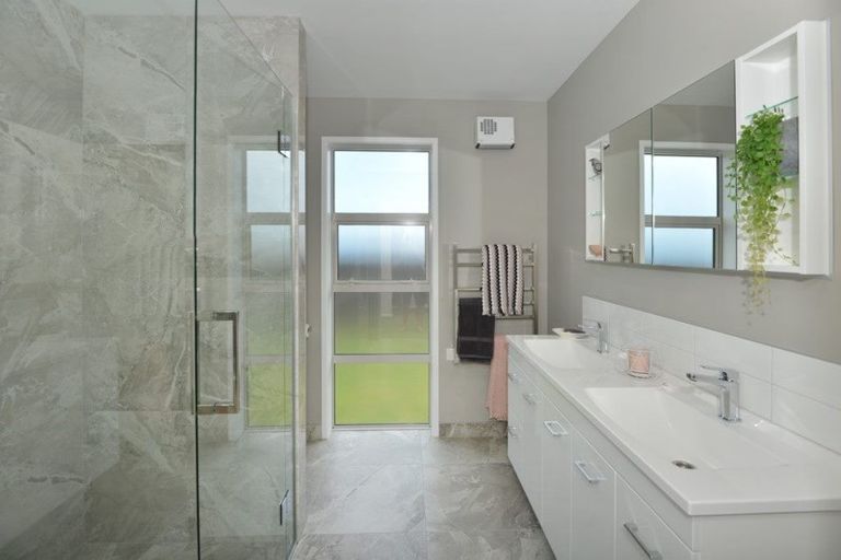 Photo of property in 67 Stace Hopper Drive, One Tree Point, 0118