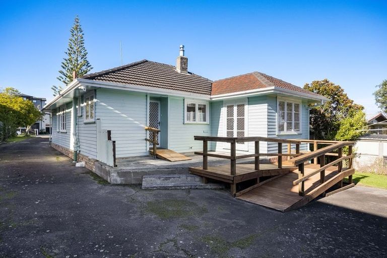 Photo of property in 116 Kervil Avenue, Te Atatu Peninsula, Auckland, 0610