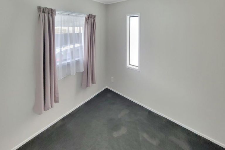 Photo of property in 3 Huruhuru Road, Massey, Auckland, 0614
