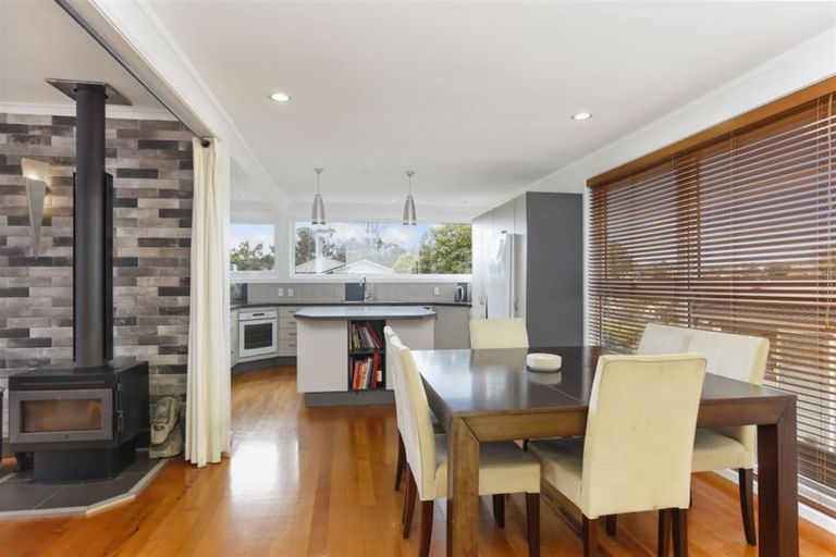 Photo of property in 43 Knightsbridge Drive, Forrest Hill, Auckland, 0620